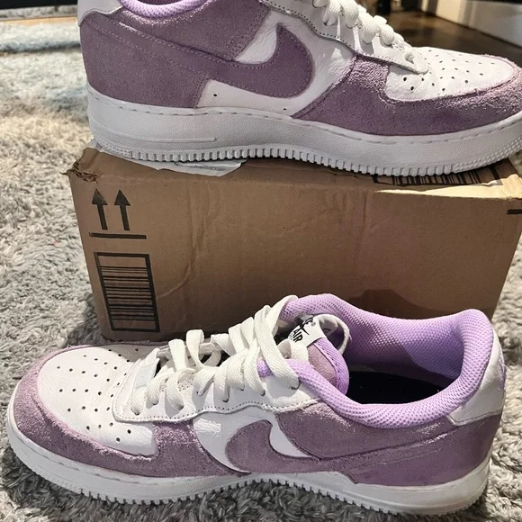Nike Air Force 1 Low-Top White and Lavender Sneakers - Picture 2 of 5